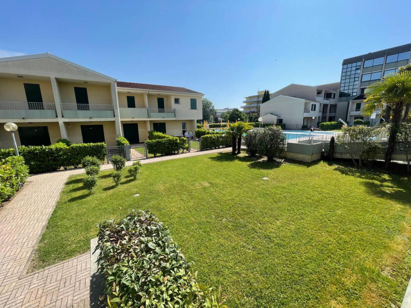 קאורלה Villaggio Luna Swimmingpool- Agenzia Cocal מראה חיצוני תמונה