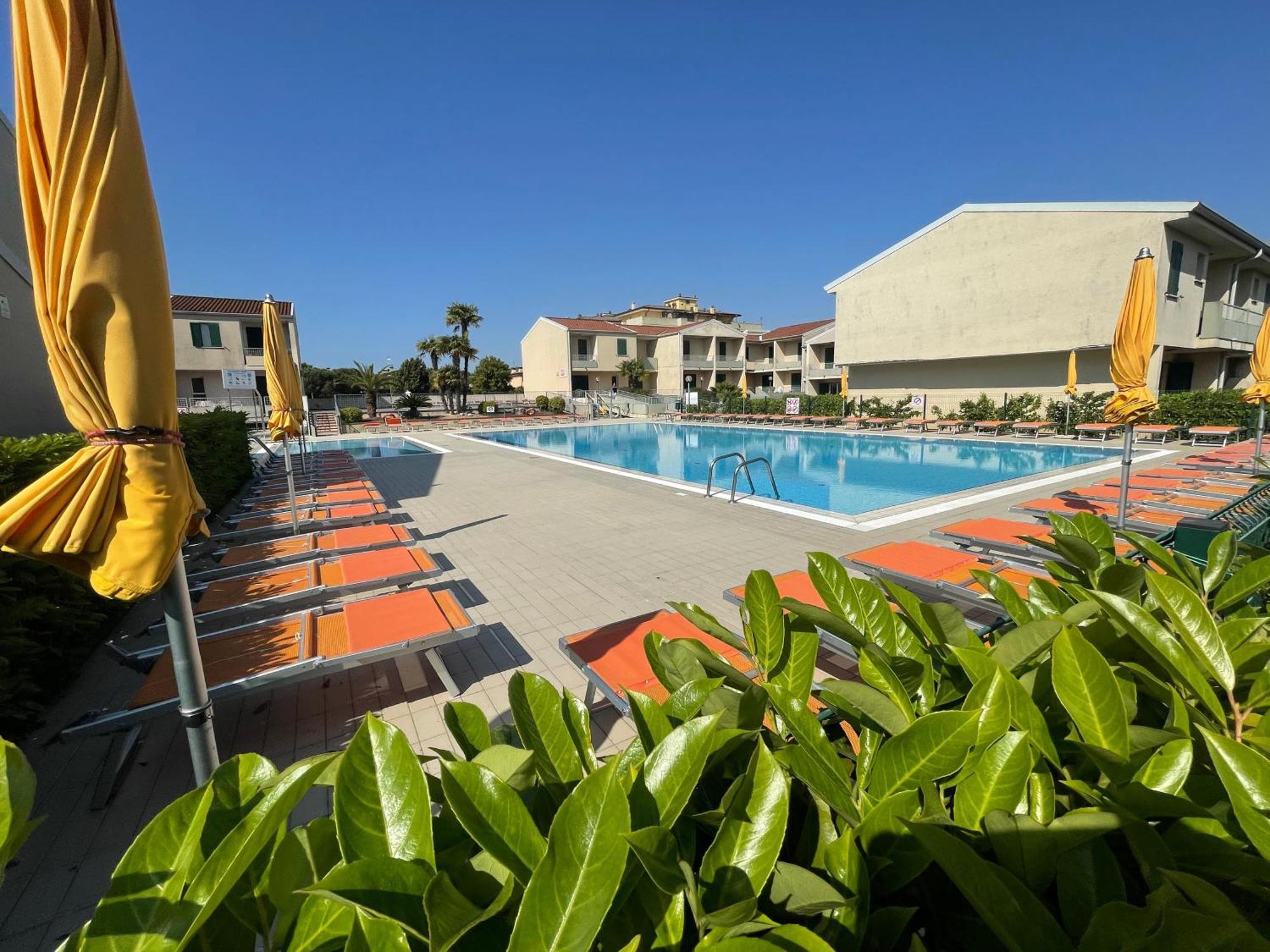 קאורלה Villaggio Luna Swimmingpool- Agenzia Cocal מראה חיצוני תמונה