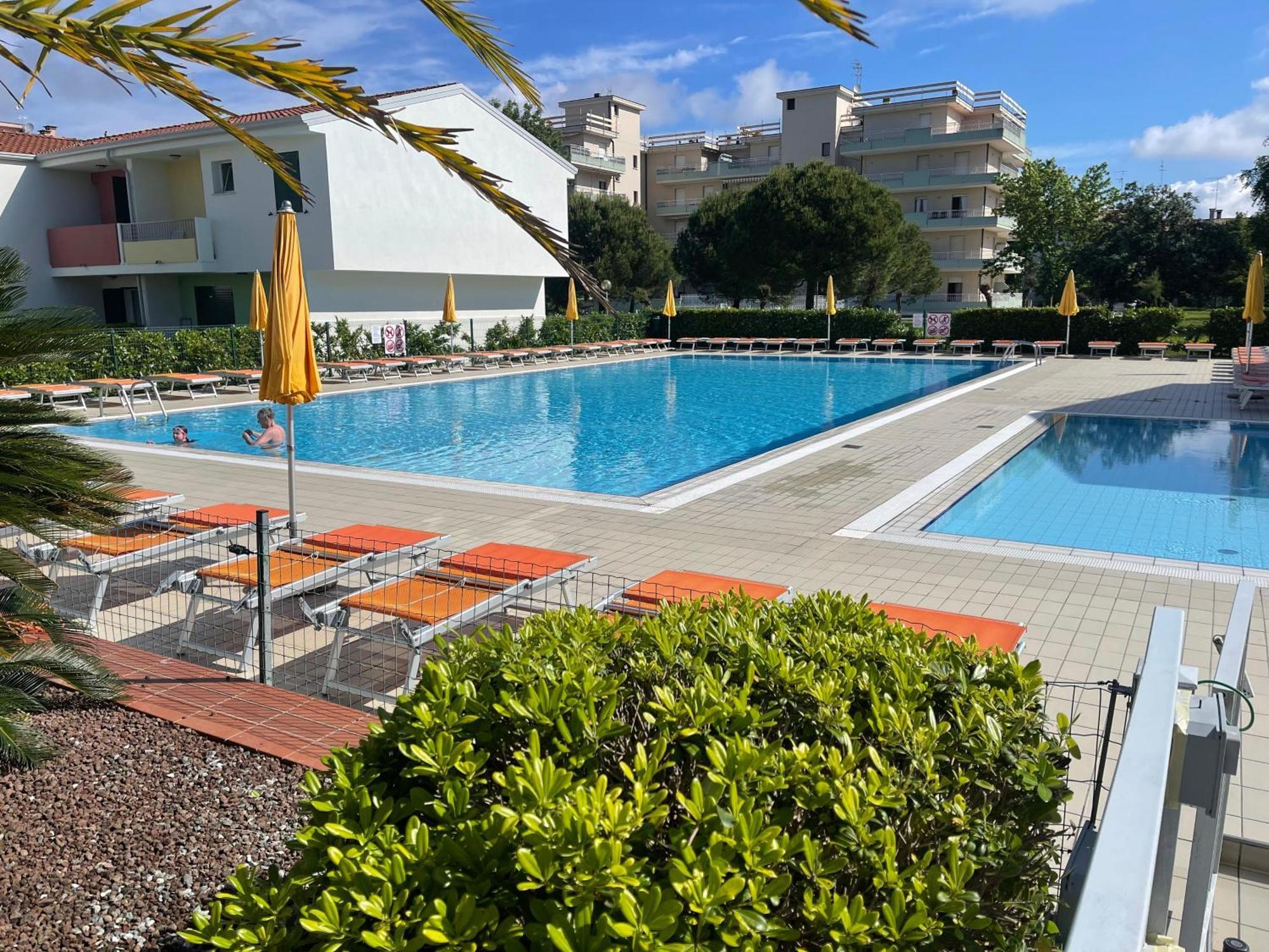 קאורלה Villaggio Luna Swimmingpool- Agenzia Cocal מראה חיצוני תמונה