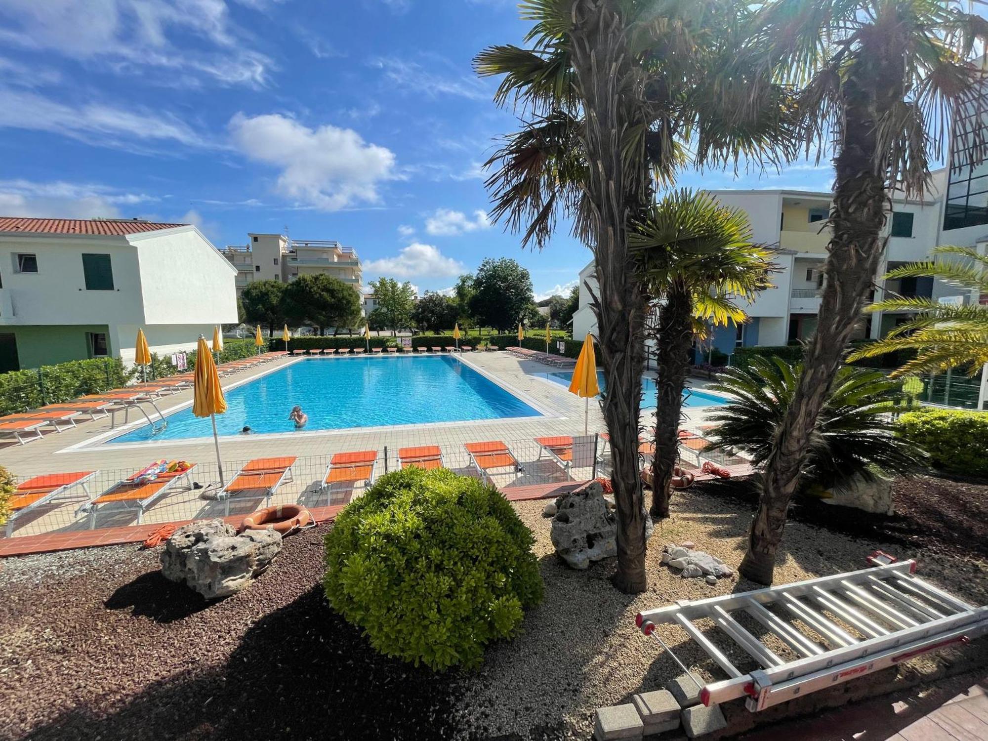 קאורלה Villaggio Luna Swimmingpool- Agenzia Cocal מראה חיצוני תמונה